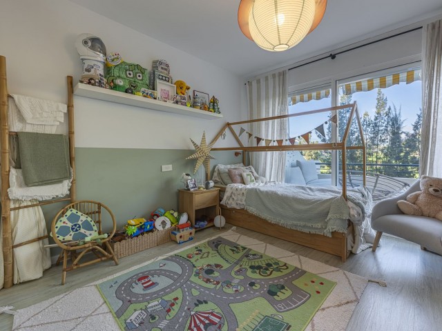 Apartamento con 2 Dormitorios  en Guadalmina Alta