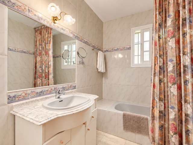 7 Bedrooms Villa in Arroyo de la Miel