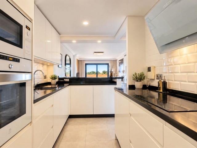 Apartment, Cabopino, R5502001