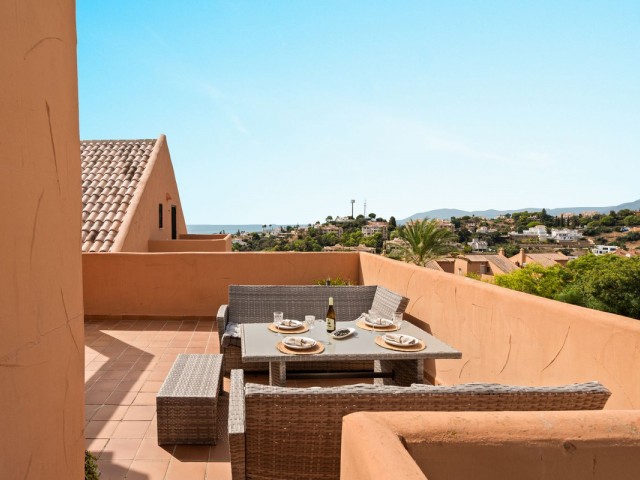 2 Bedrooms Apartment in Elviria