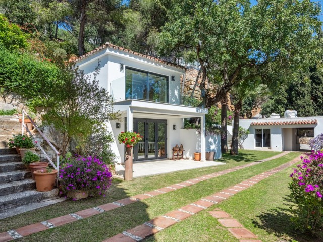 5 Bedrooms Villa in Marbella