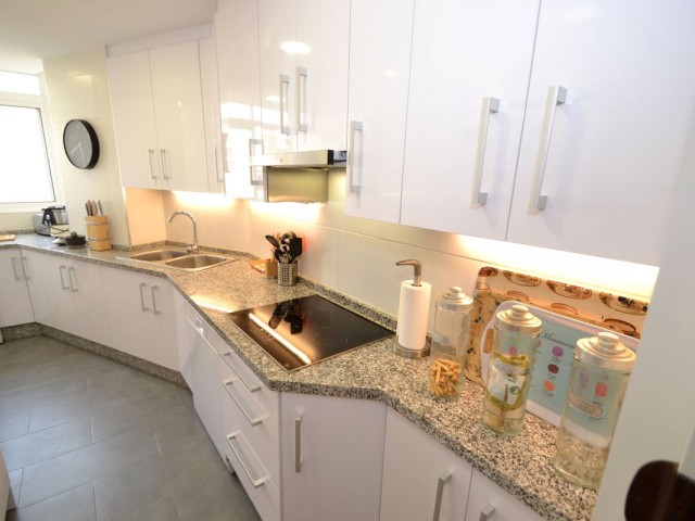 Apartment, Torremolinos, R5502640