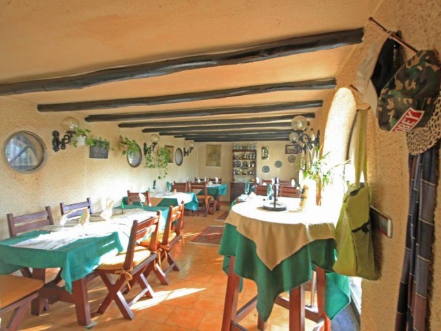 Commercial avec 0 Chambres  à Marbesa