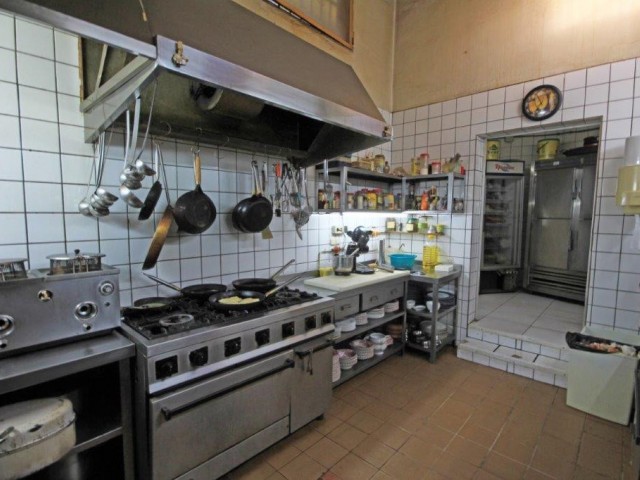 Commercial avec 0 Chambres  à Marbesa