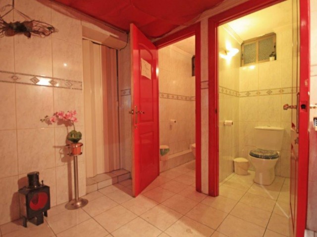 Commercial avec 0 Chambres  à Marbesa