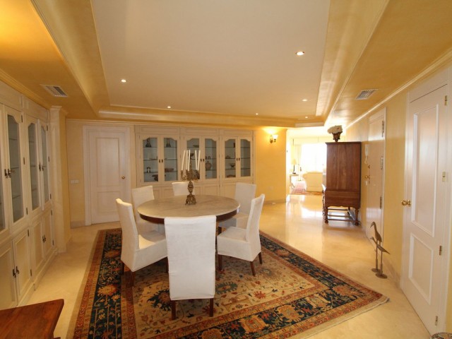 Penthouse avec 4 Chambres  à Sotogrande Puerto